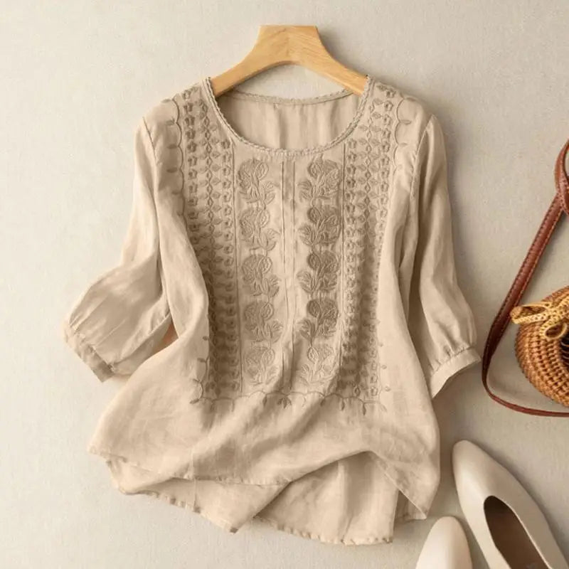 Aurora – Embroidered Blouse with a Loose Fit