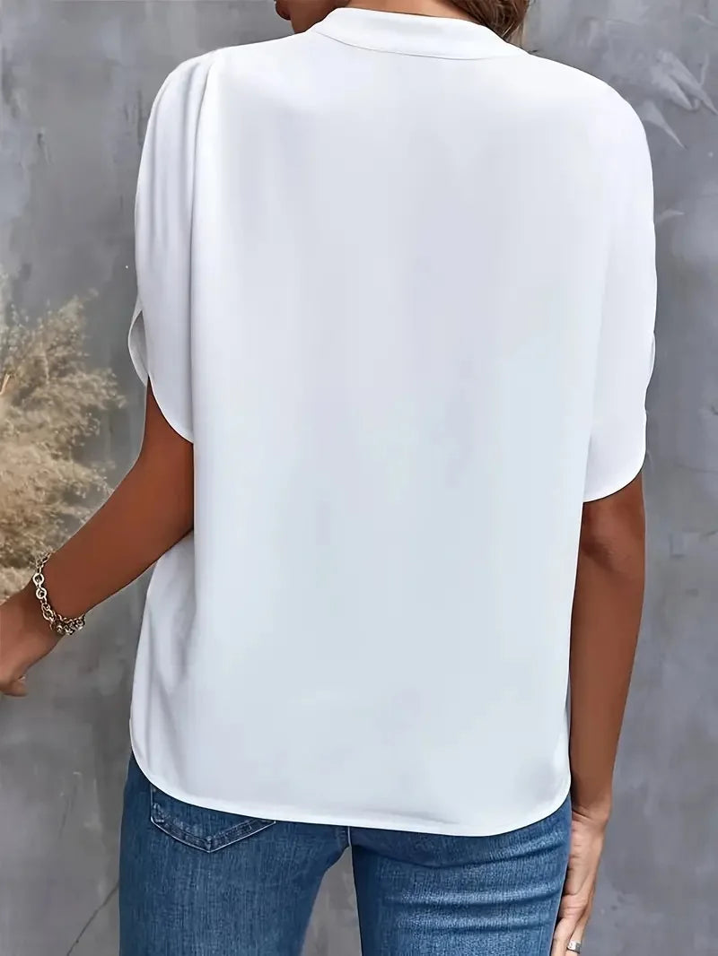 Roswina – Relaxed Fit V-Neck Blouse